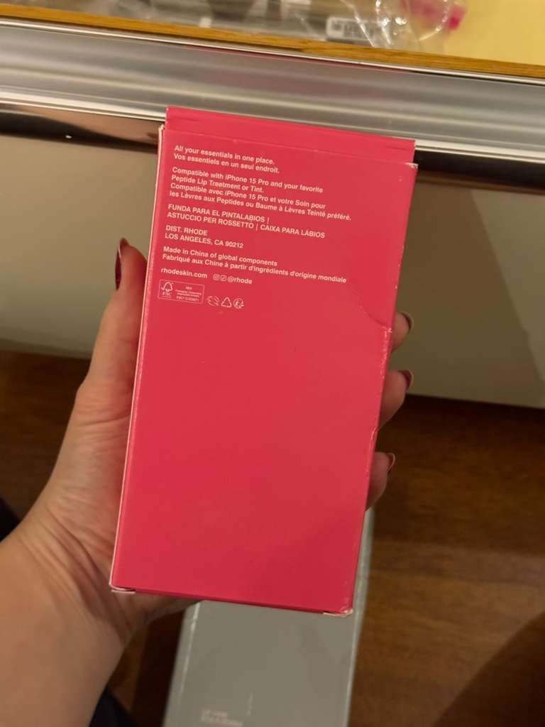 iPhone 15 Pro Dudak Bakım Kılıfı