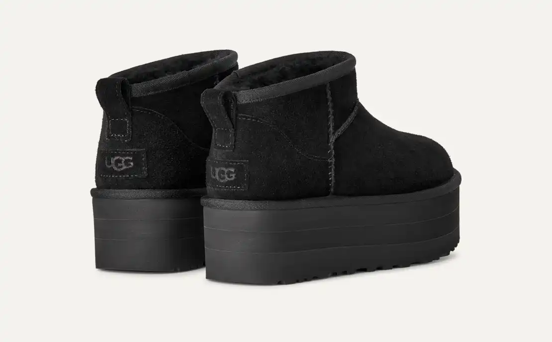 UGG Classic Ultra Mini Platform Bot - US 7 - EU 38 Siyah